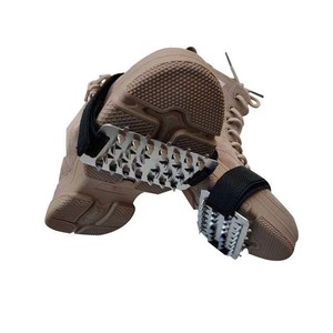 Crampons antidérapants à 10 dents jaunes, couvre-chaussures en caoutchouc TPE épaissi résistant à l'usure pour la randonnée en neige et l'alpinisme en extérieur - Product Image 2