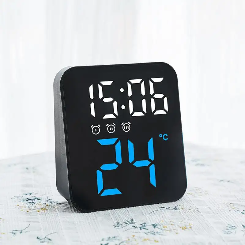 Jam dinding Alarm Digital LED multifungsi, kalender temperatur tampilan warna-warni kreatif multifungsi