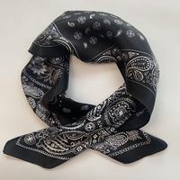Foulard Carré 100% Soie 12 Mommes en Satin Froissé, 65x65 cm, Noir et Blanc, Imprimé Noix de Cajou, Style Décontracté pour Musulmanes, Impression Numérique