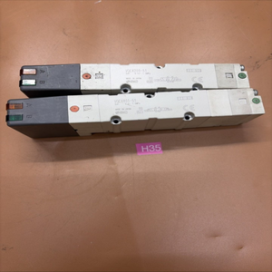 Vannes Solénoïdes Pneumatiques PLC (2) VQC4401-51 0.15-1.0MPa – Expédition Rapide pour Produit sous Garantie - Product Image 1