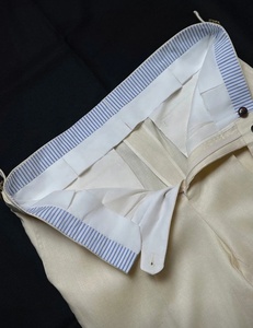 <span class=keywords><strong>Pantaloni</strong></span> da <span class=keywords><strong>Uomo</strong></span> Estivi in <span class=keywords><strong>Lino</strong></span> <span class=keywords><strong>100</strong></span>% Stile Italiano Personalizzato, Colore Avorio, con Pieghe e Polsini, Vestibilità Slim, con Elastico Laterale Regolabile in Vita - Product Image 4