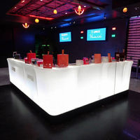 Table de bar moderne en plastique éclairée par LED, mobilier chinois élégant pour bar à domicile, boîte de nuit, hôtel, discothèque par [Nom de l'entreprise]