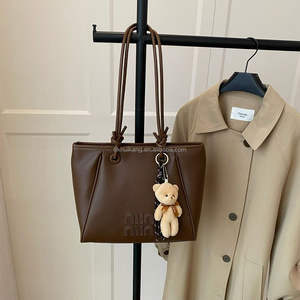 Sac à main de luxe personnalisé en PU pour femme, style français, avec fermeture éclair, imperméable, capacité 1-1,9 L, accessoire chaîne - Product Image 4