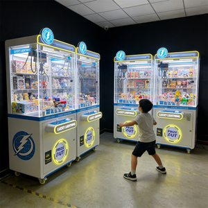 Améliorez le plaisir nocturne des soirées en centre commercial avec des jeux de carnaval qui brillent dans le noir et une machine à peluches lumineuse pour les foules nocturnes. - Product Image 3