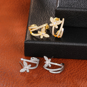 Orecchini a Perno con Linea di Farfalle per Donne, Eleganti Accessori per Orecchie da Indossare Quotidianamente - Product Image 3
