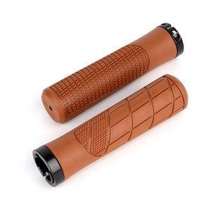 Poignées de guidon de vélo en <span class=keywords><strong>caoutchouc</strong></span> antidérapantes BMX <span class=keywords><strong>vtt</strong></span> Beach Cruiser Scooter montagne Tricycle <span class=keywords><strong>poignée</strong></span> de vélo pour le contrôle du confort - Product Image 4