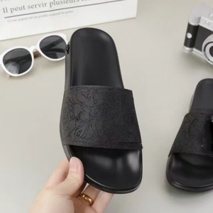 Fabricant de pantoufles pour hommes de haute qualité vend directement des chaussures pour femmes et des pantoufles pour hommes <span class=keywords><strong>du</strong></span> même style - Product Image 1