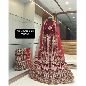 Ropa festiva ligera de terciopelo pastel Lehenga Choli para adultos con bordado minimalista para regalar DE LA India - Product Image 1