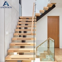 Escalier de villa au design moderne avec rampes carrées en acier inoxydable, escalier intérieur durable pour appartement et hôtel