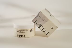 Beurre corporel 250 ml en pot, couvercle blanc avec joint en aluminium, étiquette, boîte, cellophane, crème à marque privée - Product Image 6