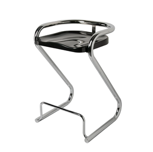 Tabouret de bar de style industriel avec dossier incurvé ergonomique, structure métallique renforcée et base antidérapante pour bars à fort trafic - Product Image 5