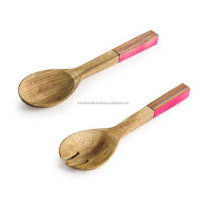 Servidor de Ensalada de Madera de Mango con Diseño Artesanal y Cuchara para Sopa Pintada a Mano para Bodas, Utensilio de Cocina - Product Image 1