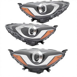 Para <span class=keywords><strong>Prius</strong></span> C Aqua 2015-2017, Faro Delantero con Base Negra y Luz Amarilla, 12V, Ajuste Estándar - Product Image 1