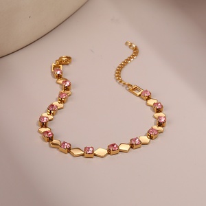 Bracciale KITI con <span class=keywords><strong>Charm</strong></span> a Cuore in Zirconi Lucidi, Placcato in Oro 18K PVD, in Acciaio Inossidabile per Donne, Gioielli Resistenti all'Ossidazione - Product Image 2