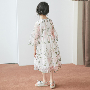 Nuovi prodotti floreale africano pizzo <span class=keywords><strong>principessa</strong></span> ragazza In bianco <span class=keywords><strong>vestito</strong></span> <span class=keywords><strong>da</strong></span> ricamo foto per bambine estate - Product Image 2