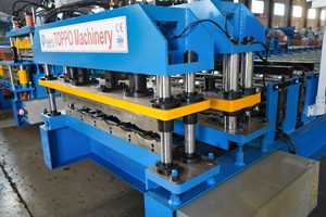 <span class=keywords><strong>Machine</strong></span> de formage à froid hydraulique entièrement automatisée personnalisée <span class=keywords><strong>Machine</strong></span> de profilage de feuilles de toiture Rouleau de toiture vitrée formant la <span class=keywords><strong>machine</strong></span>