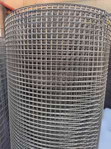 Rouleaux de treillis soudé en acier inoxydable et galvanisé à trous carrés pour la construction de clôtures et les <span class=keywords><strong>cages</strong></span> à oiseaux, fabriqués en fil de fer - Product Image 5