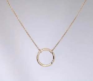 Collier pendentif minimaliste en argent sterling 925 plaqué or, finition premium, à prix imbattable en provenance d'Inde - Product Image 2