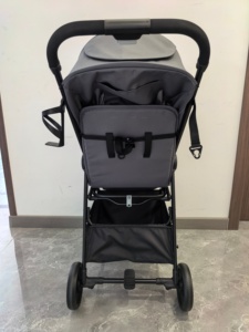Poussette bébé pliable légère haut de gamme à 4 roues, cadre en alliage d'aluminium, design multifonctionnel avec poches, pour les enfants jusqu'à 3 ans - Product Image 4