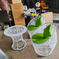 Ensemble de trois pièces pour l'extérieur, balcon moderne, table à thé, jardin, hôtel, villa, patio, chaise en rotin blanc