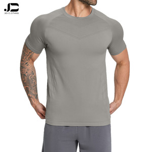 T-shirt de sport pour homme, sans couture, respirant, à séchage rapide, adapté à la randonnée, aux déplacements domicile-travail et aux activités sportives - Product Image 1