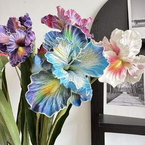 Fleurs d'iris artificielles de couleurs mélangées, gaufrage par injection, décoration intérieure, photographie en studio - Product Image 4