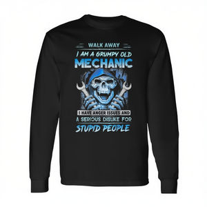 Camiseta de manga larga con estampado de calavera y llaves inglesas para mecánicos y entusiastas de los coches, con la inscripción 'I Am A Grumpy Old Mechanic' - Product Image 2
