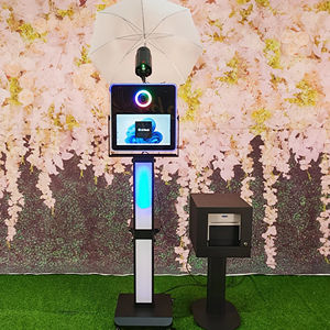 Photobooth léger 15,6 pouces pour appareil <span class=keywords><strong>photo</strong></span> reflex numérique <span class=keywords><strong>avec</strong></span> logo personnalisé gratuit, flash <span class=keywords><strong>et</strong></span> parapluie pour fêtes <span class=keywords><strong>et</strong></span> selfies - Product Image 1