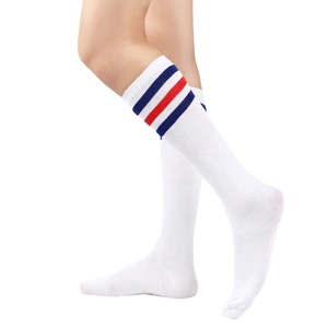 Chaussettes pour femmes IStapromo Gifts Beauty, rouges, unies, en tricot, respirantes, douces, extensibles, printemps, été, automne, possibilité de personnalisation - Product Image 4