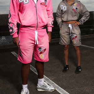 Conjuntos de Sudadera con Capucha y Pantalones Cortos Jogger Personalizados con Bordado de Parches, Efecto Desgastado por el Sol, Lavado Ácido y Pedrería - Product Image 2