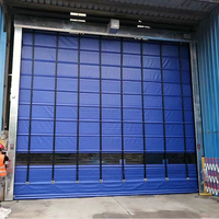 Porte rapide à enroulement moderne bleue haute performance, porte empilable à grande vitesse pour entrepôts, surface finie, porte industrielle