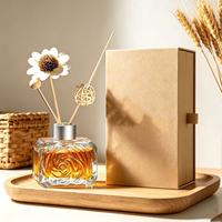 Bouteille diffuseur de parfum en verre carrée transparente de 100 ml avec col vissé, motif tourbillon gaufré, base épaisse, logo personnalisé, pour décoration d'intérieur et cadeau
