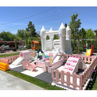 Structure de jeu gonflable extérieure pour tout-petits et enfants, avec piscine à balles beige, aire de jeux souple et portillon, grande capacité