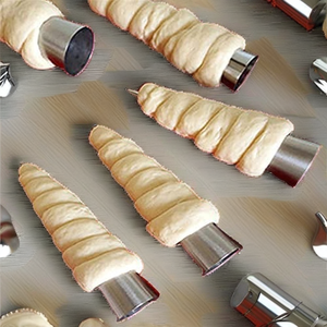 12-Cell Eco-Friendly <b>Silicone</b> Full Set Muffin Cup Cake Mold Non-Stick High-Temperature Dishwasher-Safe Oven-Safe <b>Baking</b> Tools - Product Image 2