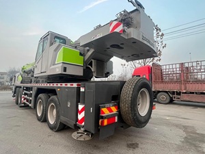 Grue de camion d'occasion Zoomlion ZTC700H 70T à économie d'énergie à vendre – Levage fluide, pièces robustes pour travaux d'ingénierie lourde - Product Image 5
