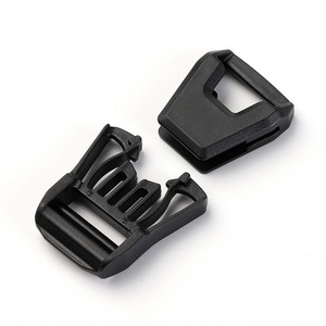Hebilla de Plástico de Liberación Lateral de 20 mm, Negra, Resistente, para Bolsas - Product Image 1