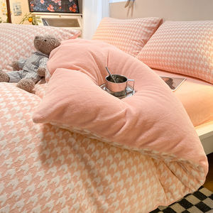 Milk <b>Fleece</b> Four-Piece Set 2500g 3000g Warm Bedding Home Use Solid Color Cells Pattern Reactive Printing - Product Image 4