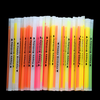 Bracelet large lumineux imprimé néon en gros pour enfants, idéal pour les fêtes d'anniversaire, les concerts, les festivals et les soirées.