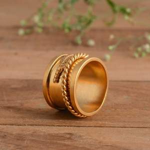 Anillo Giratorio Hecho a Mano con Bisel de Latón Chapado en Oro de 14K, Diseño de Hoja, Joyería Moderna Unisex para Meditación y Alivio de la Ansiedad - Product Image 3