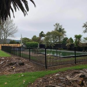 Clôture de piscine inoxydable de sécurité Clôture de jardin enduite de PVC Panneaux en <span class=keywords><strong>aluminium</strong></span> métalliques écologiques bon marché Taille personnalisée en <span class=keywords><strong>aluminium</strong></span> - Product Image 3