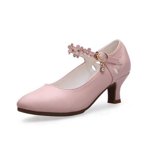 Chaussures de danse de salon à bout fermé pour femmes, chaussures de danse à talons bas de caractère de Salsa, Tango et Waltz - Product Image 2