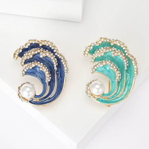 Bros Enamel Gelombang Laut Warna Emas Mutiara Berlian Imitasi Pin Kerah Retro Tema Laut Perhiasan Wanita Bros - Product Image 1