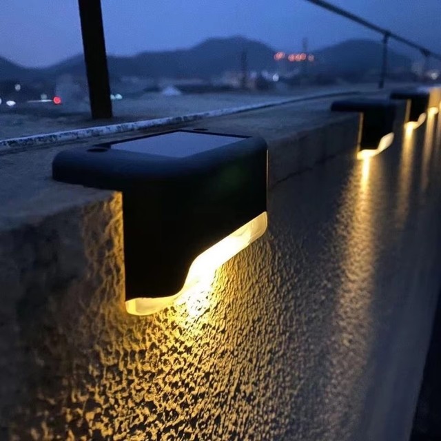 Outdoor Waterproof IP65 Solar LED Wall Light 3500K Warm White CE Certified for Garden Trails Stairs & Fences