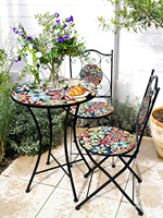 Tables et chaises en céramique florale pour l'intérieur et l'extérieur, mosaïques - Parfaites pour les jardins, les salons et les petits pubs