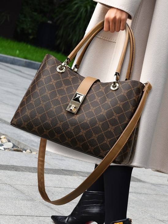 น้ำตาลอ่อน