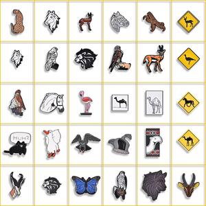 Pins de Diseño de Moda en Aleación Fundida a Presión con Grabado Personalizado, Calcomanías para Teléfono y Emblemas Decorativos Personalizados - Product Image 3