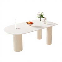 Chaises de table à manger modernes avec colonnes et dalles de style romain, finition crème luxueuse intégrée, style îlot de cuisine