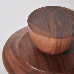 Support de plat rond en bois de noyer unique pour la décoration de la maison de luxe, le restaurant, les fruits, les sushis, les gâteaux, les desserts - Product Image 3