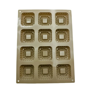 Moule à gâteau en silicone 3D torsadé à 12 cavités, idéal pour mini-desserts au chocolat, bonbons, savons faits main, gelées et poudings. - Product Image 3