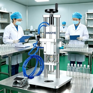 Machine de bouchage pneumatique semi-automatique pour flacons de pénicilline, liquides oraux et injectables - Product Image 1